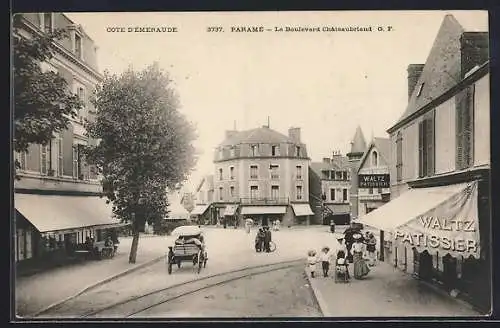 AK Paramé, Le Boulevard Chateaubriand avec calèche et passants