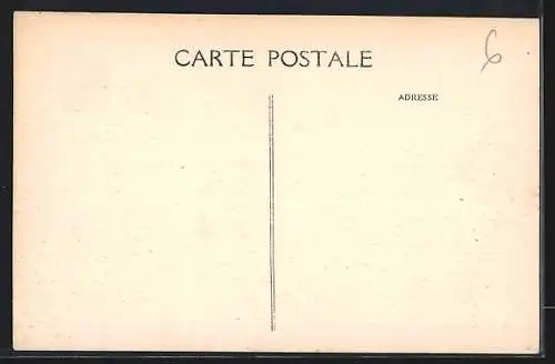 AK Redon, La Place de Bretagne avec passants et bâtiments historiques