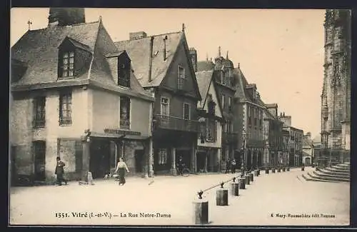 AK Vitré, La Rue Notre-Dame