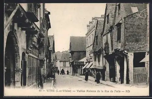 AK Vitré, Vieilles maisons de la Rue de Paris