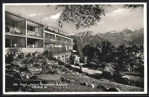 AK Braunwald, Teilansicht auf Hotel Alpina mit Gebirge