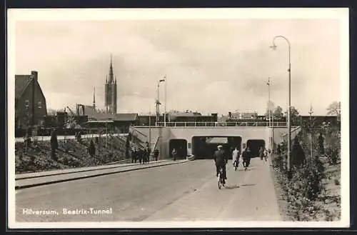 AK Hilversum, Strassenpartie am Beatrix-Tunnel