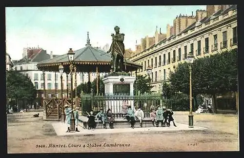 AK Nantes, Cours 4 Statue Cambronne, Kinder am Denkmal