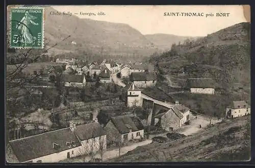 AK Saint-Thomac, Vue du village et des collines environnantes près de Bort