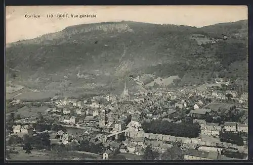 AK Bort, Vue générale du village et des montagnes environnantes