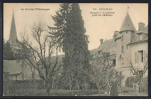 AK Seilhac, Maison à Tourelles près du Château