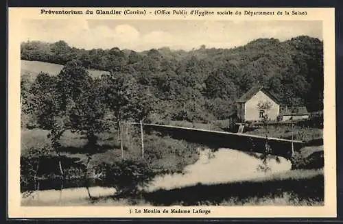 AK Glandier, Le Moulin de Madame Lafarge dans un paysage bucolique