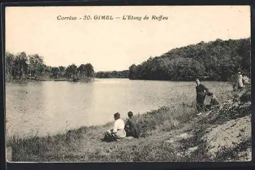 AK Gimel, L`Étang de Ruffau avec des promeneurs au bord de l`eau