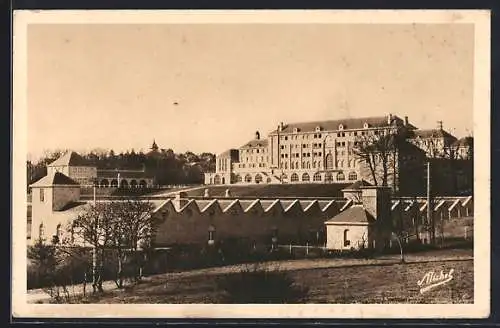 AK Égletons, École Nationale Professionnelle et Ateliers, vue sur les bâtiments et jardins