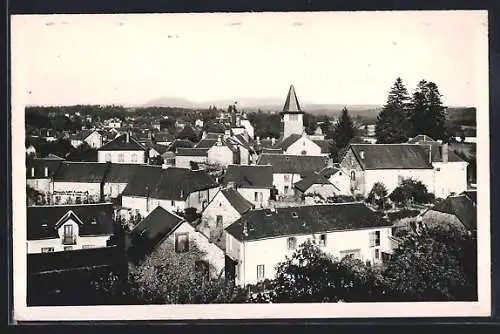 AK Le Lonzac, Vue générale du village avec église et toits pittoresques