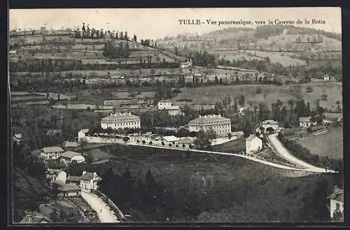 AK Tulle, Vue panoramique vers la Caserne de la Botte