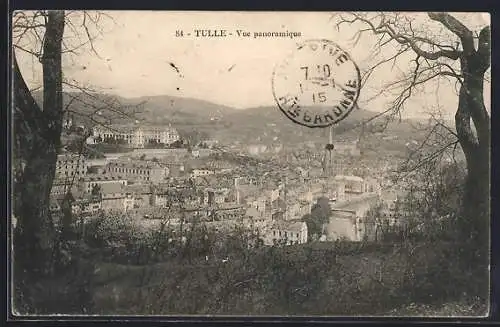 AK Tulle, Vue panoramique de la ville et des collines environnantes