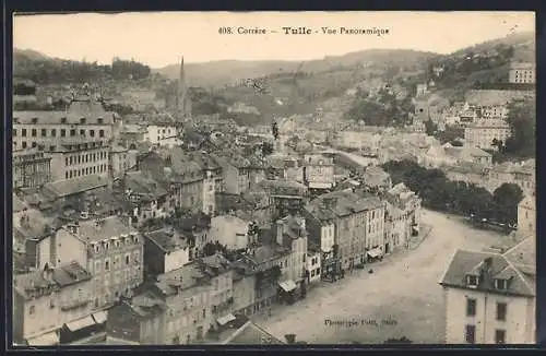 AK Tulle, Vue panoramique de la ville et des collines environnantes