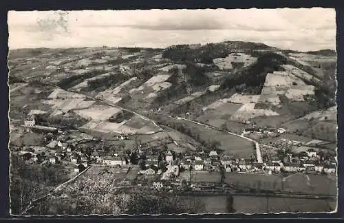 AK Saint-Chamant, Vue panoramique du village et des collines environnantes