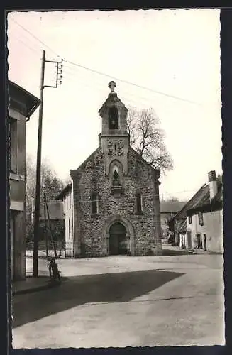 AK Lubersac, La Chapelle et la place du village