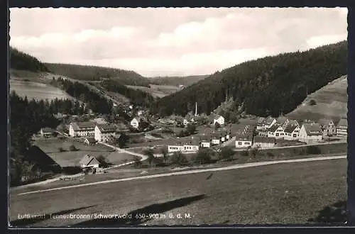 AK Tennenbronn /Schwarzwald, Ortsansicht mit Umgebung aus der Vogelschau