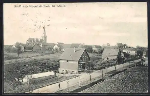 AK Neuenkirchen /Kr. Melle, Strassenpartie mit Kirche