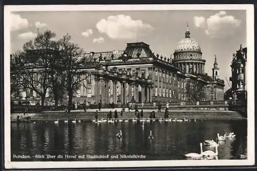 AK Potsdam, Blick über die Havel auf Stadtschloss und Nikolaikirche