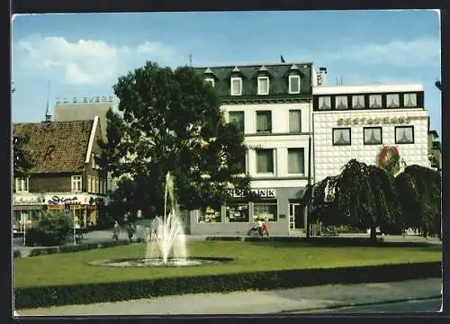 AK Rendsburg, Schiffbrückenplatz mit Restaurant und Geschäfzten