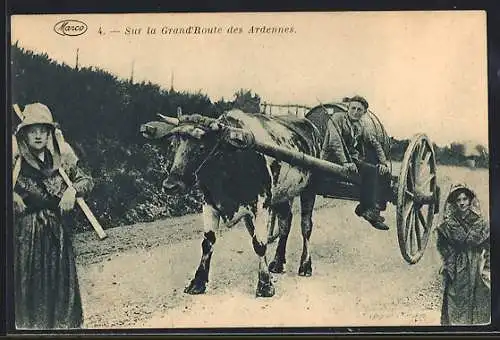 AK Sur la Grand`Route des Ardennes