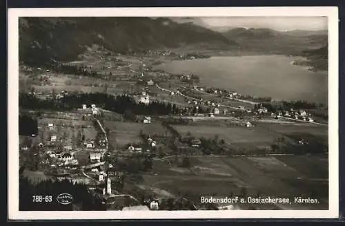 AK Bodensdorf a. Ossiachersee, Panorama mit Strassenpartie