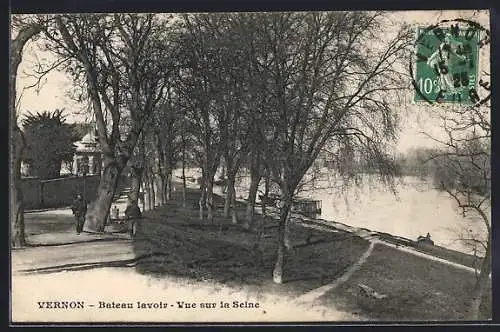 AK Vernon, Bateau lavoir et vue sur la Seine