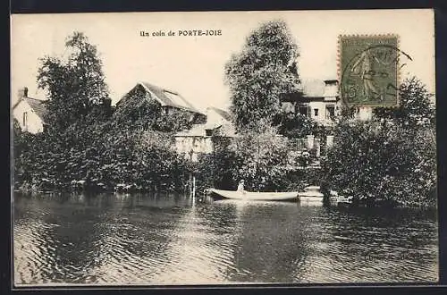 AK Porte-Joie, Un coin au bord de l`eau avec maisons et végétation luxuriante