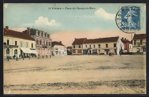 AK Vihiers, Place du Champ-de-Mars