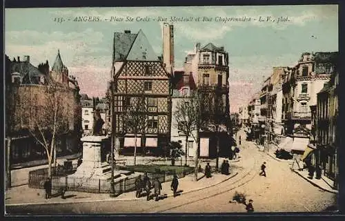 AK Angers, Place Ste Croix avec statue et rues Montault et Chaperonnière