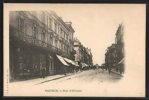 AK Saumur, Rue d`Orléans animée avec boutiques et passants