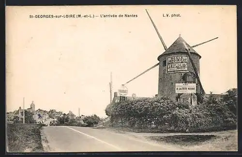 AK Saint-Georges-sur-Loire, Arrivée de Nantes avec moulin et route adjacente