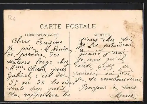 AK Parcay, Place du marché avec des arbres et des passants