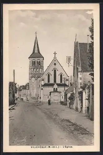 AK Villevêque, L`église et la rue principale