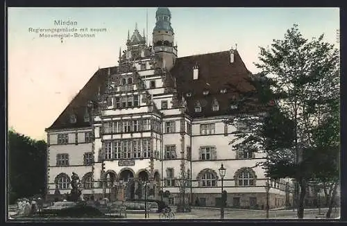 AK Minden / Westf., Regierungsgebäude mit neuem Monumental-Brunnen