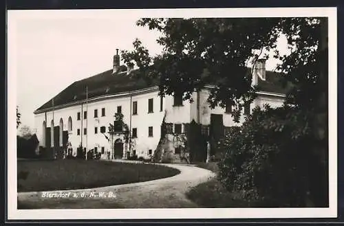 AK Sierndorf a. d. N. W. B., Ansicht vom Schloss