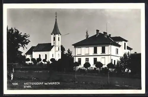 AK Mettersdorf am Sassbach, Ortspartie mit Kirche