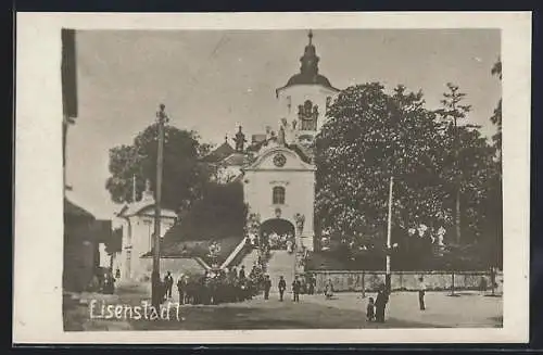 AK Eisenstadt, Strassenpartie mit Kirche