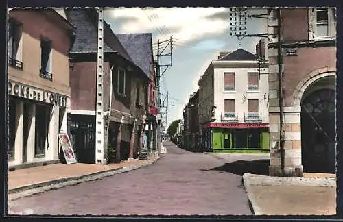 AK La Guerche-de-Bretagne, Les vieux Porches et Rue Duguesclin