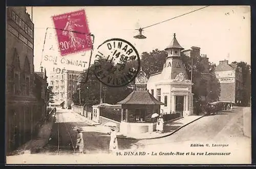 AK Dinard, La Grande-Rue et la rue Levavasseur avec kiosque et bâtiments historiques