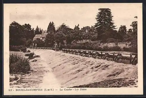 AK Bourg-des-Comptes, La Courbe, Les Dents, vue du barrage et de la rivière entourée d`arbres