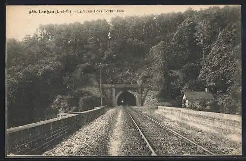 AK Langon, Le Tunnel des Corbinières dans la forêt