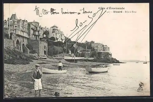 AK Dinard, Côte d`Émeraude avec bateaux et villas sur la plage