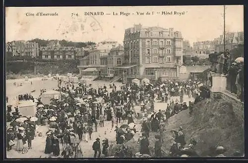 AK Dinard, La Plage, Vue de l`Hôtel Royal