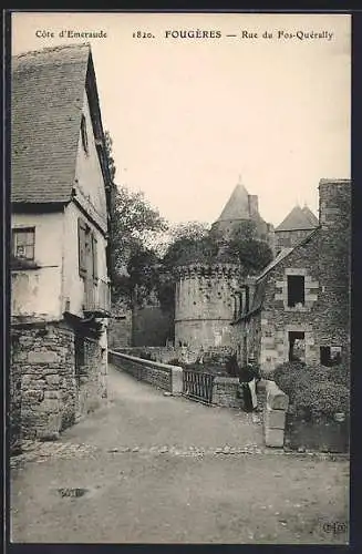 AK Fougères, Rue du Fos-Querally et vue des remparts médiévaux