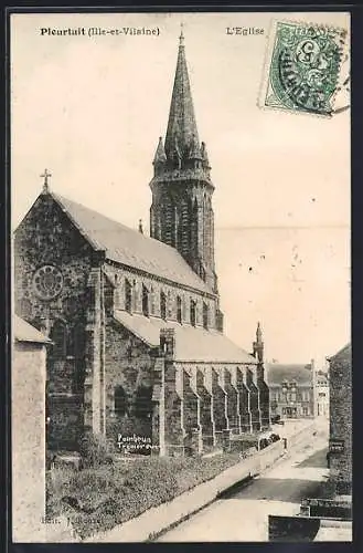 AK Pleurtuit, Vue de l`Église avec son clocher imposant