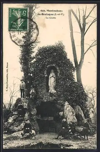 AK Montauban-de-Bretagne, La Grotte avec statue de la Vierge