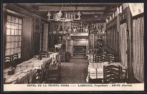 AK Brive, Intérieur de l`Hôtel de la Truffe Noire, salle à manger aménagée