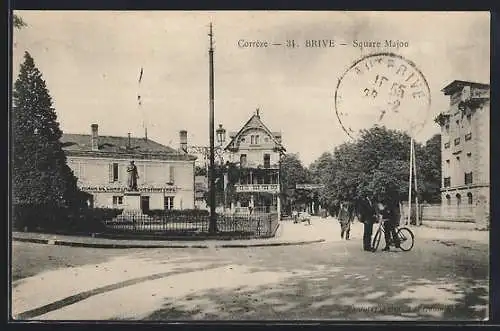 AK Brive, Square Majou avec statue et bâtiments environnants