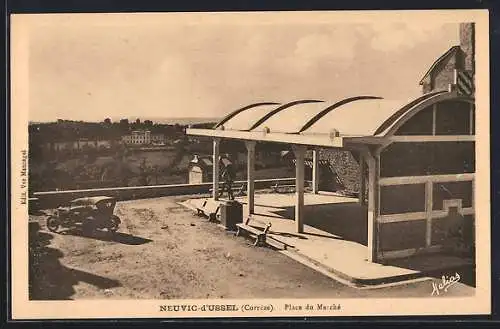 AK Neuvic-d`Ussel, Place du Marché et voiture ancienne