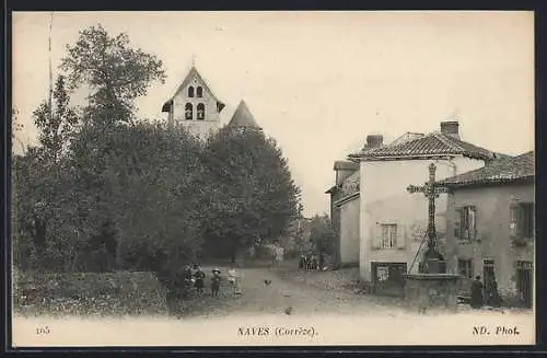 AK Naves, Vue de l`église et de la croix au centre du village